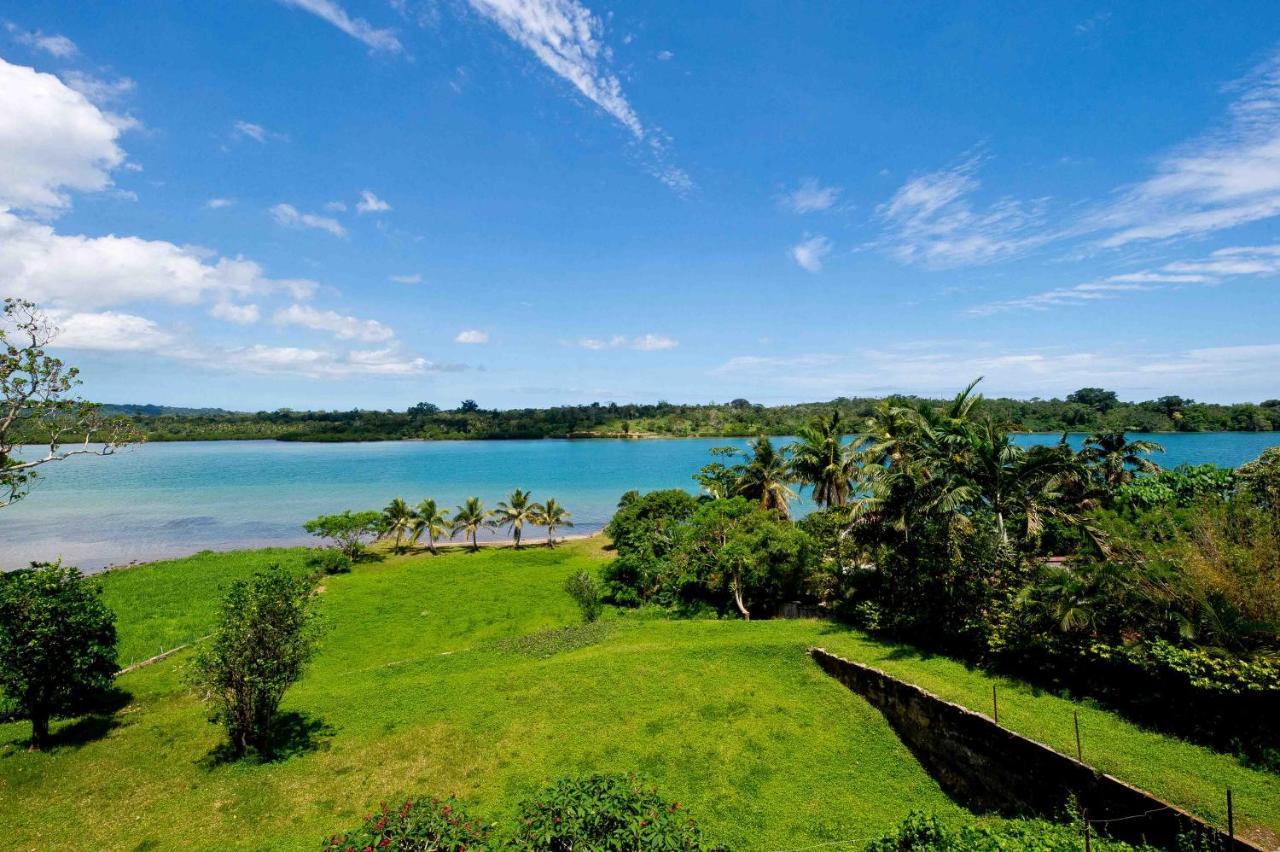 Hostel Retreat Seaside Port Vila Exterior foto