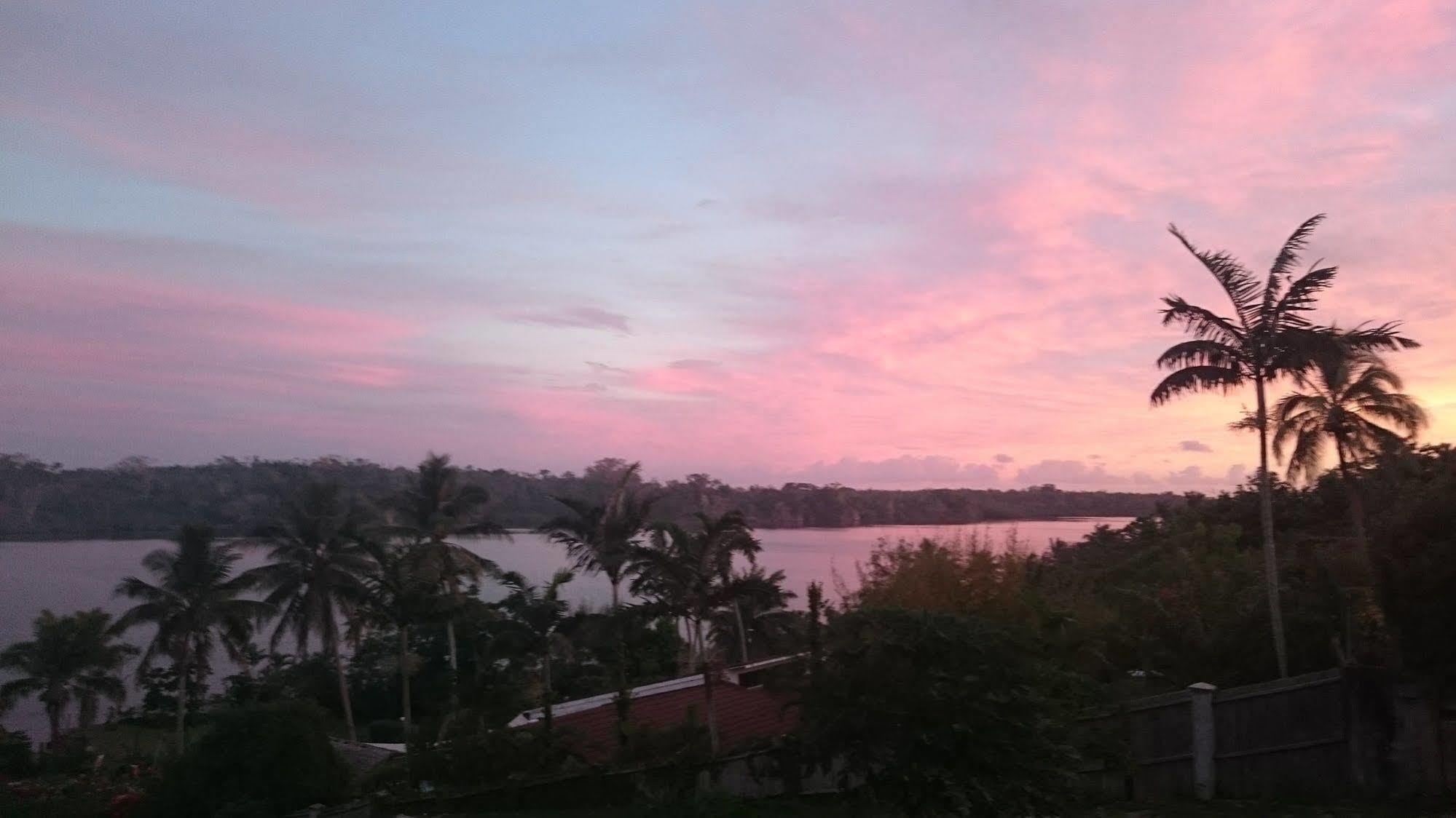 Hostel Retreat Seaside Port Vila Exterior foto